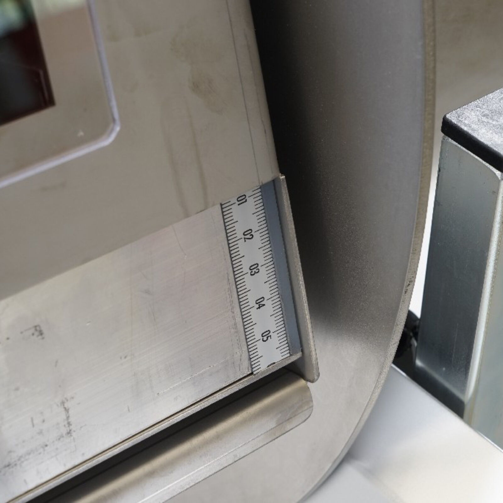 Separation shaft scale for separating drums