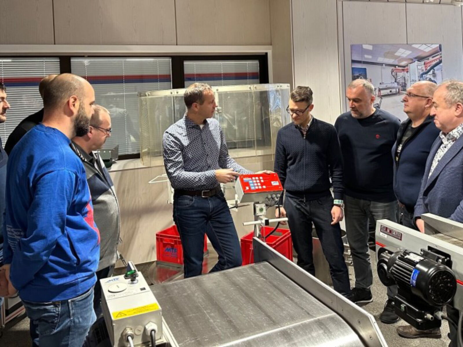 Internationale Vertriebsschulung bei MTF Technik (1015) | Vorschaubild